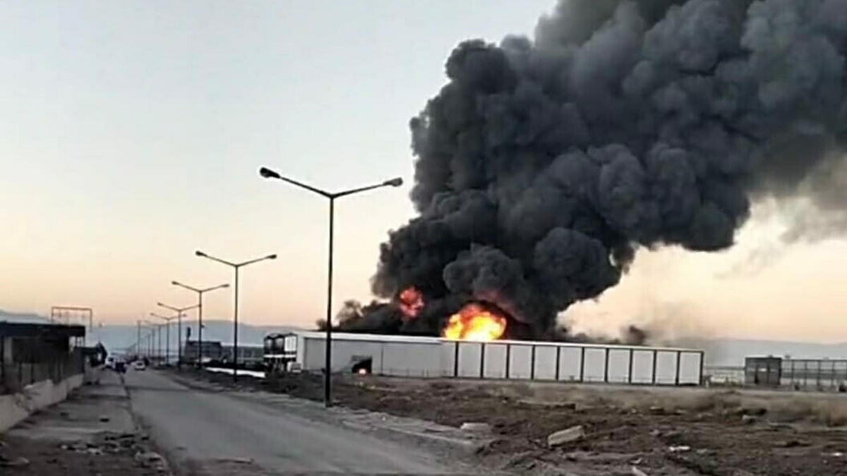 Denizli'de filtre sistemi üretilen fabrikada yangın