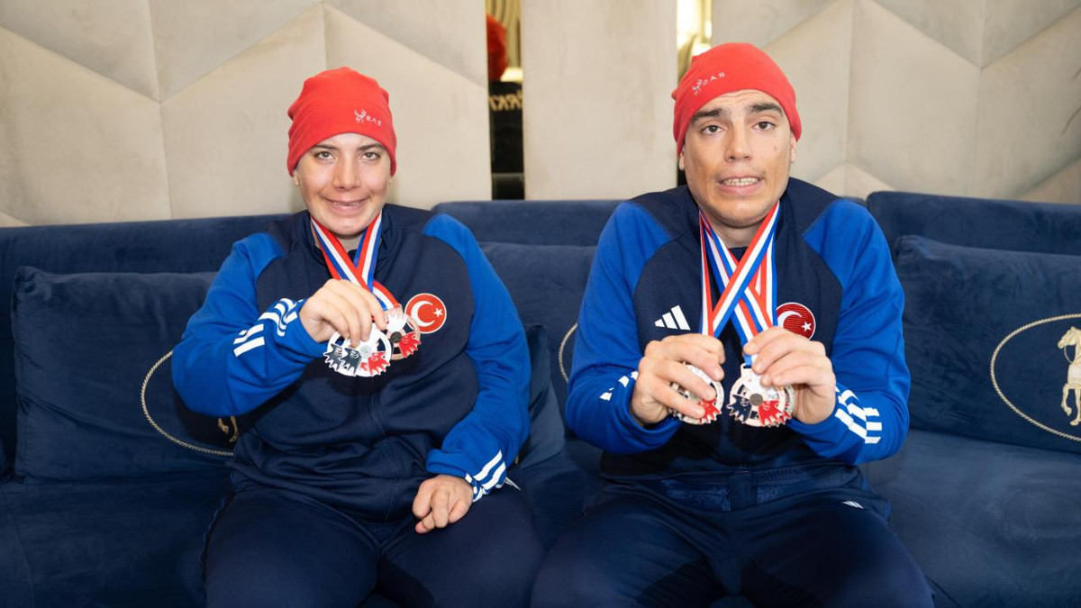 Otizmli ikiz milli kayakçılar başarıdan başarıya koşuyor