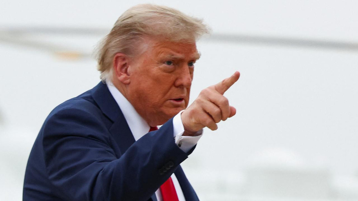 Trump’tan İran’a sert tehdit: Saldırırsa yeryüzünden silinirler