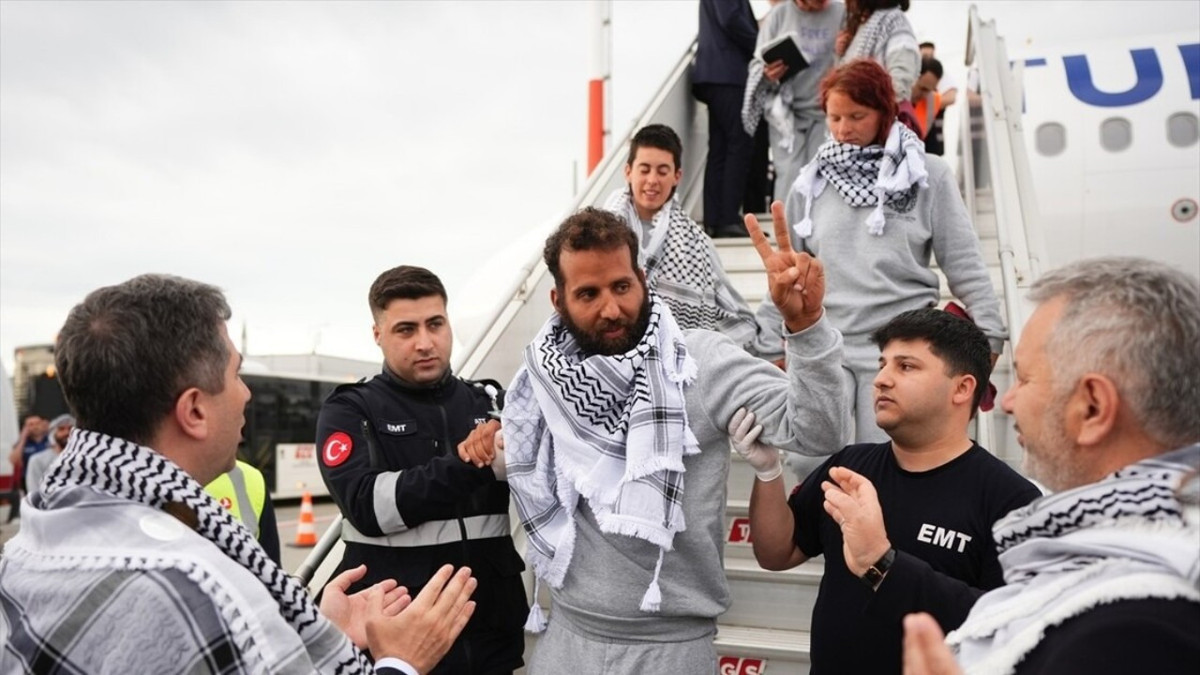 Küresel Sumud Filosu aktivistlerini taşıyan uçaklar İstanbul Havalimanı’na ulaştı