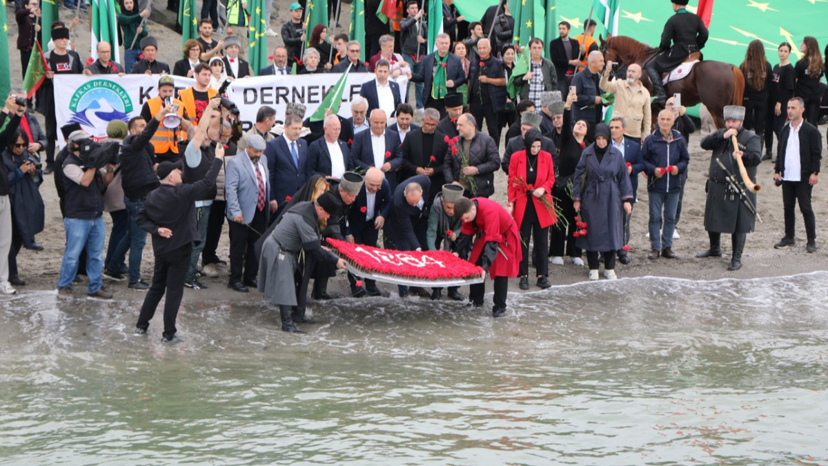 Çerkes Soykırımı ve Sürgünü’nün 162’nci yıl dönümünde Samsun’da anma yürüyüşü