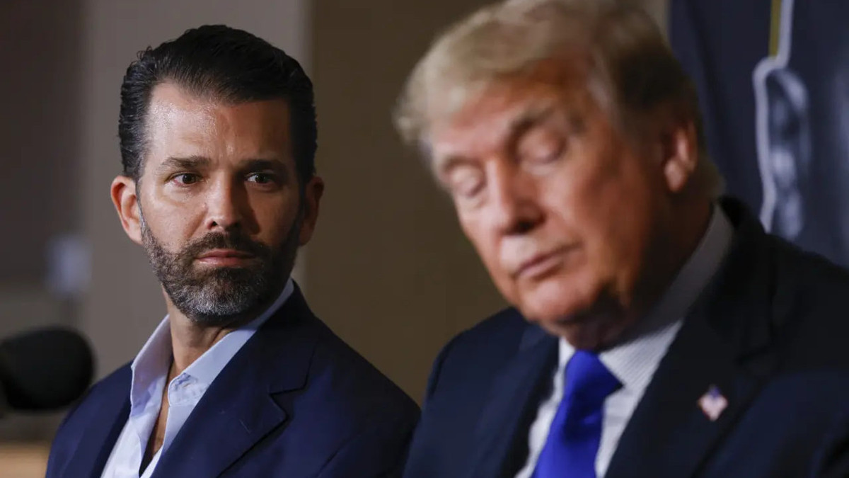 Trump, oğlunun düğününe katılmayacak