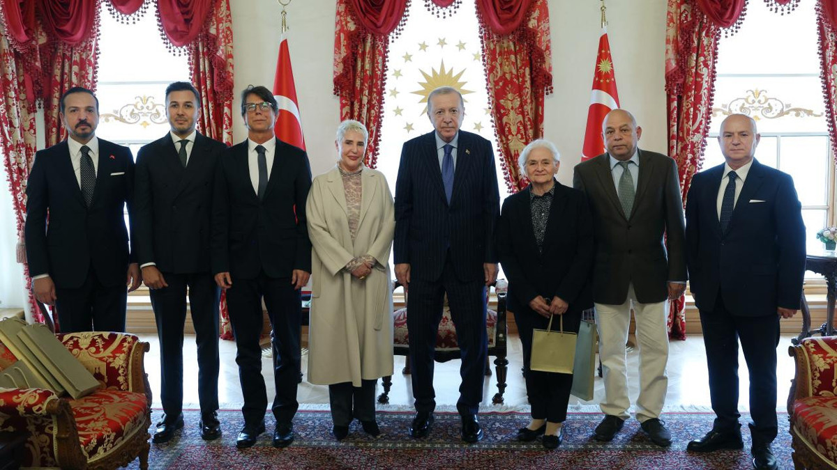 Cumhurbaşkanı Erdoğan’dan 27 Mayıs mesajı: Darbe mağdurlarının ailelerini Dolmabahçe’de ağırladı