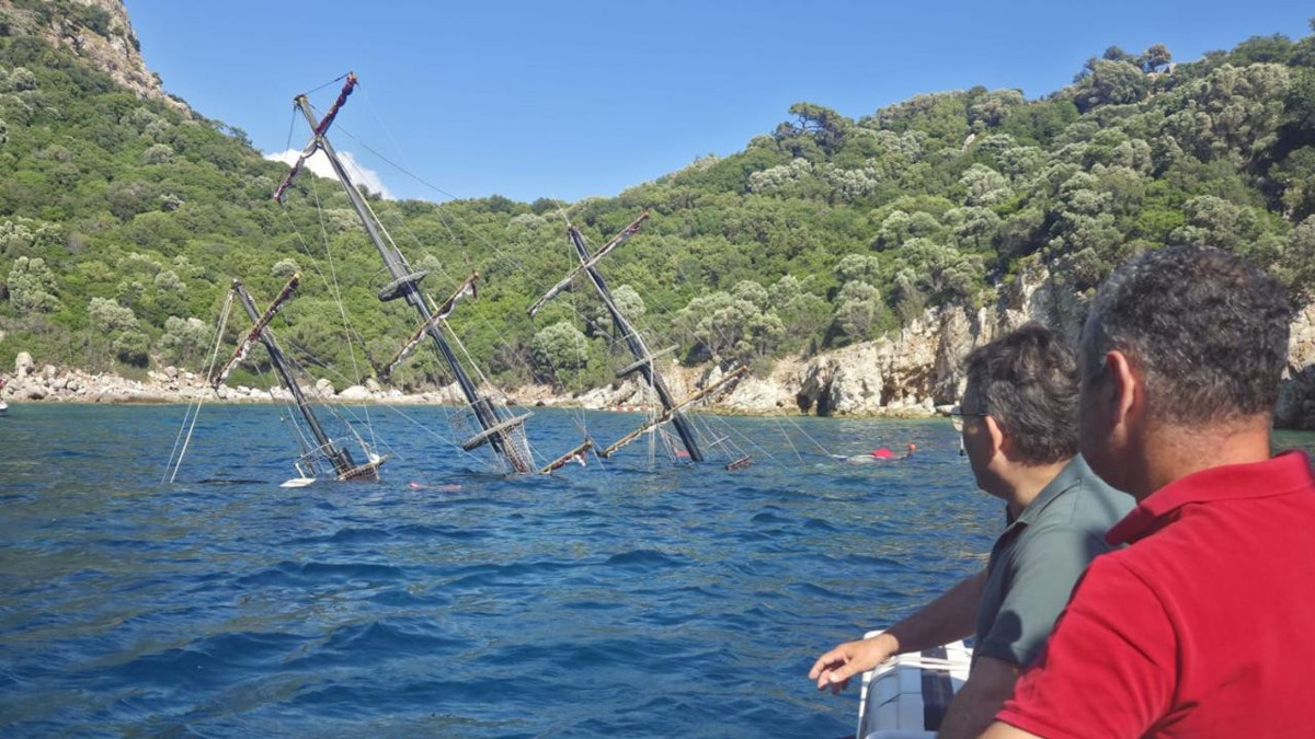 Marmaris'te tur teknesi battı: 110 yolcu tahliye edildi
