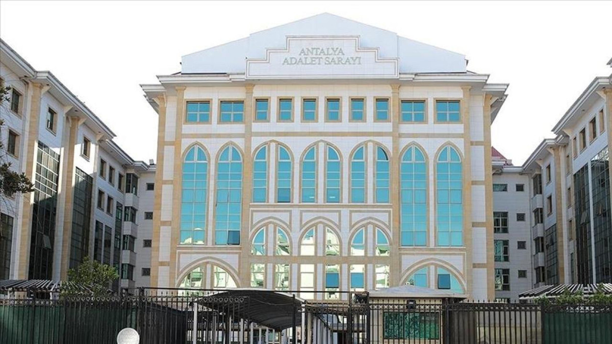 Antalya Büyükşehir Belediyesi soruşturmasında 2 tutuklama