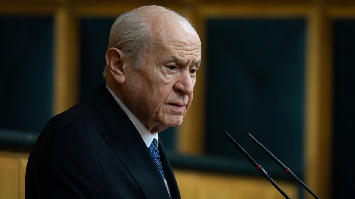Devlet Bahçeli'den Özgür Özel'e çağrı: Ateşe körükle gitmeme