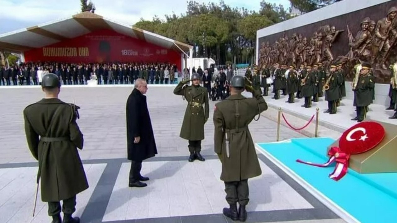 Cumhurbaşkanı Recep Tayyip Erdoğan, ''Çanakkale Kurtuluş Savaşımızın adeta provasıdır. Depremin yaralarını ancak Çanakkale ruhu ile sarabiliriz''
