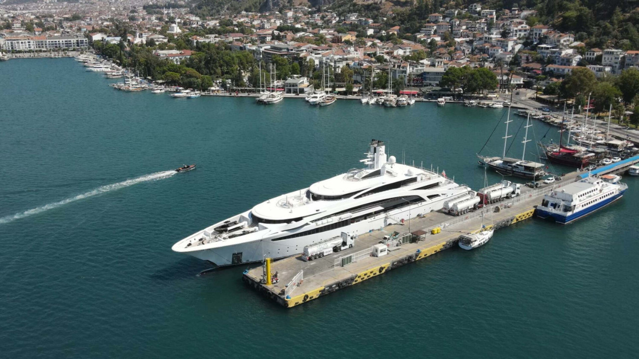 Fethiye’ye mega yat sürprizi: 1 milyon TL’lik kumanya verildi