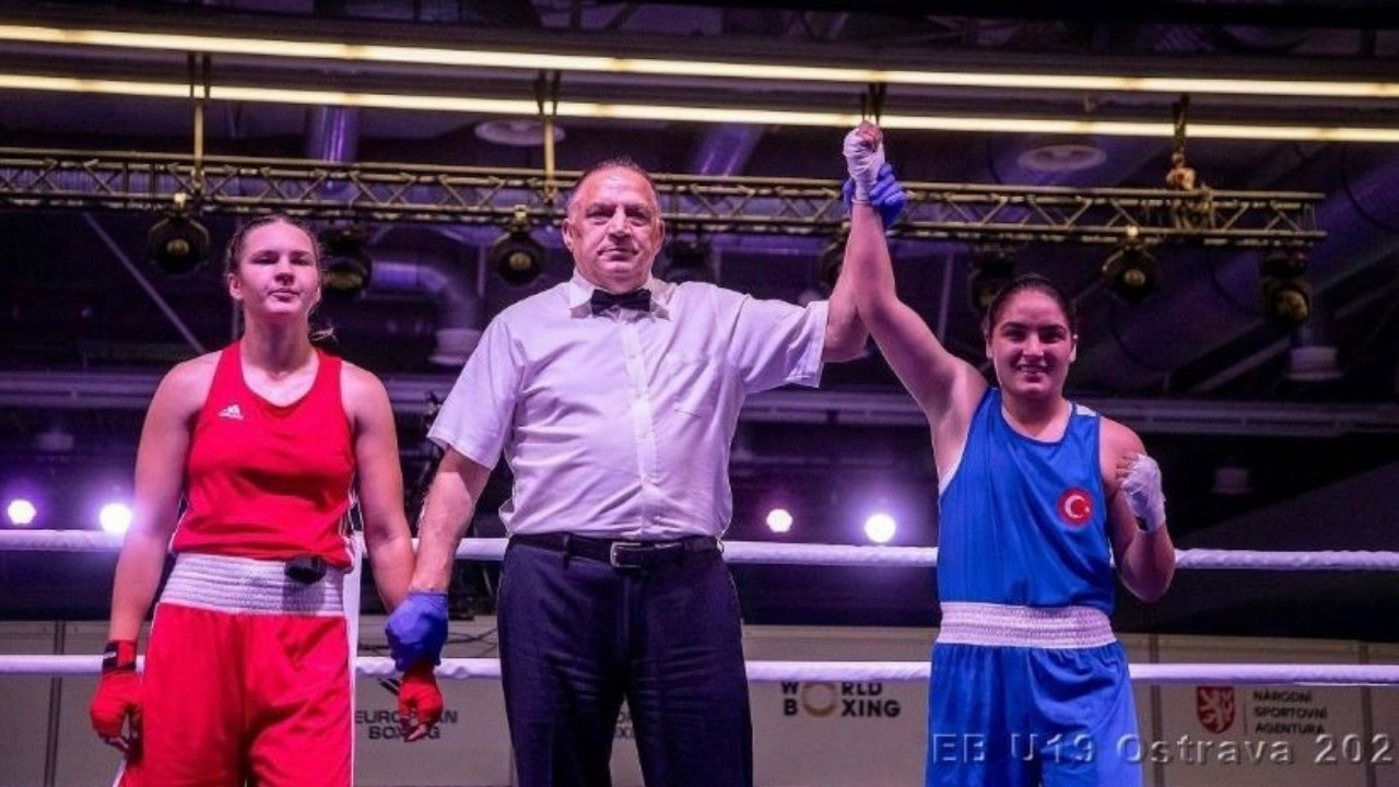 Yağmur Teke, Avrupa'da tek koluyla tarih yazdı