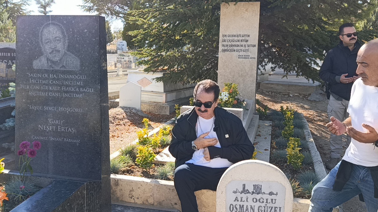 İbrahim Tatlıses, Neşet Ertaş'ın mezarını ziyaret etti