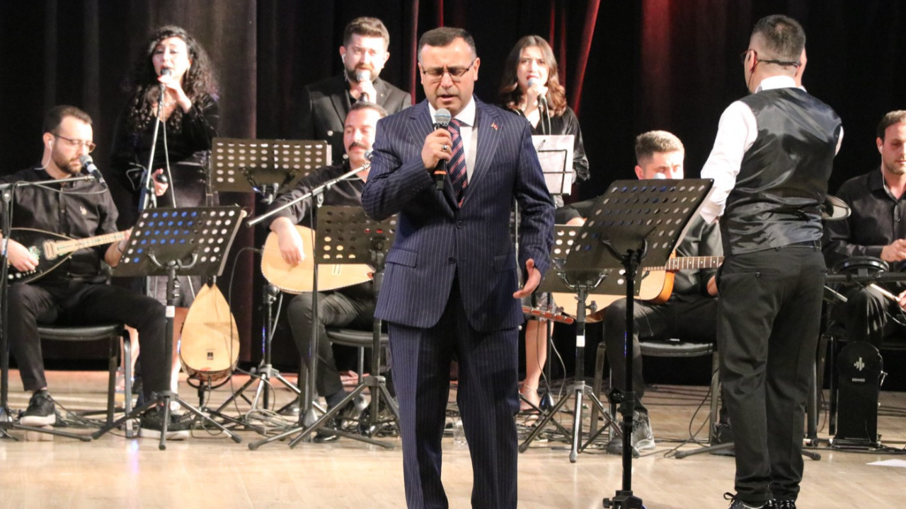 Türkiye'nin ilk adliye ritim topluluğundan konser! Başsavcı türkü söyledi