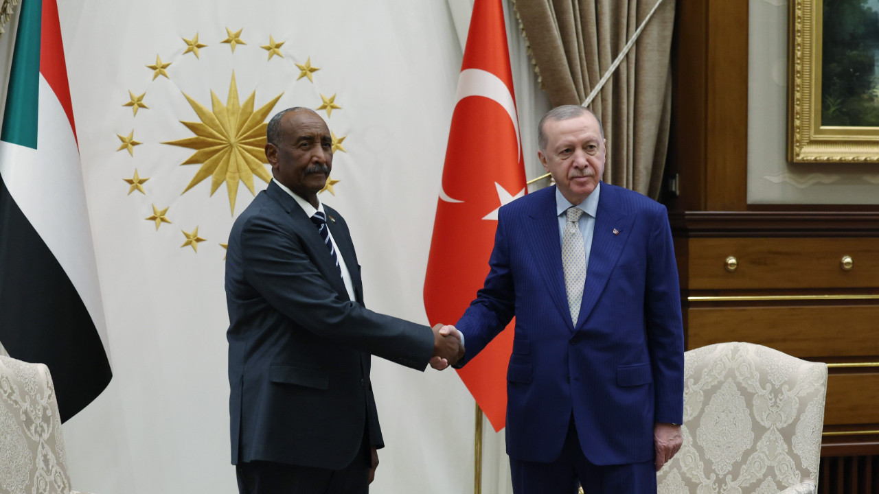 Cumhurbaşkanı Erdoğan, Sudan Egemenlik Konseyi Başkanı el Burhan ile görüştü