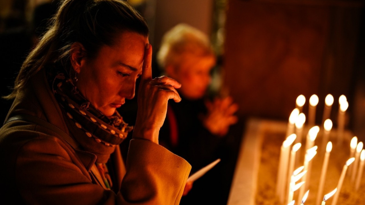 İstanbul'daki kiliselerde Noel ayini düzenlendi