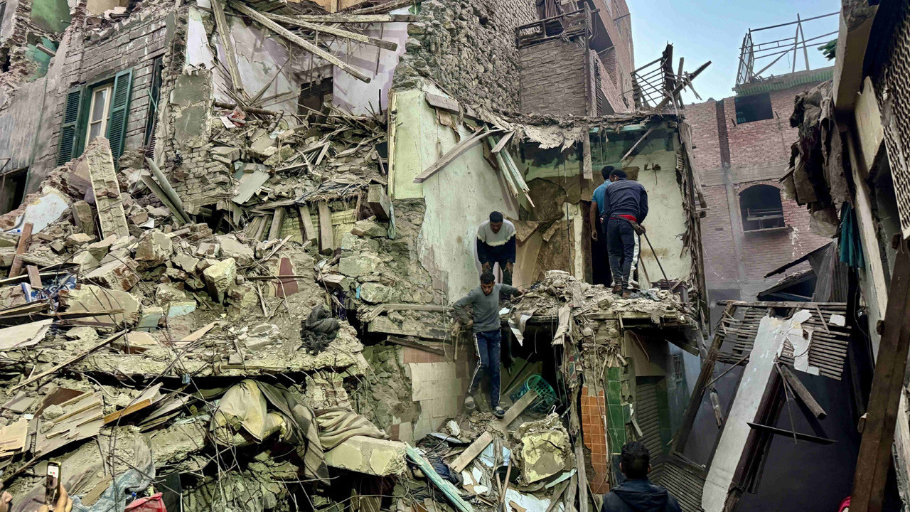 Mısır’da facia! Giza’da 5 katlı bina çöktü: 8 kişi hayatını kaybetti