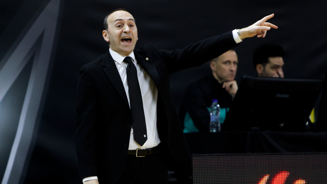 Galatasaray, başantrenör Yakup Sekizkök ile yollarını ayırdı