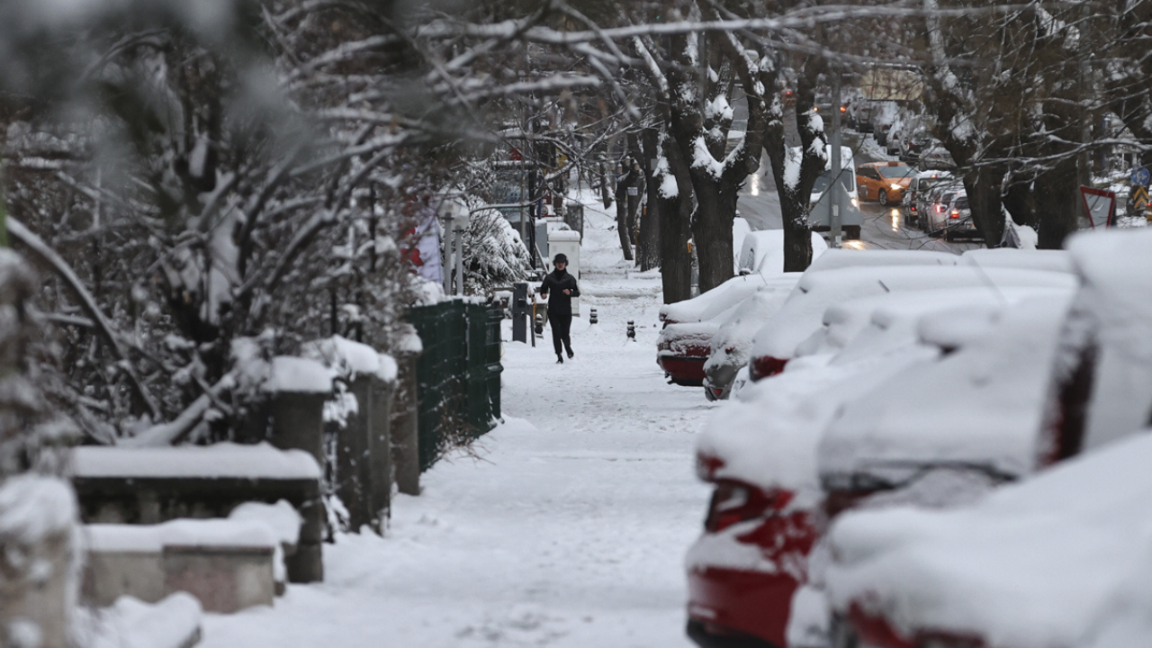 Meteoroloji uyardı: Kuvvetli kar ve fırtına etkili olacak