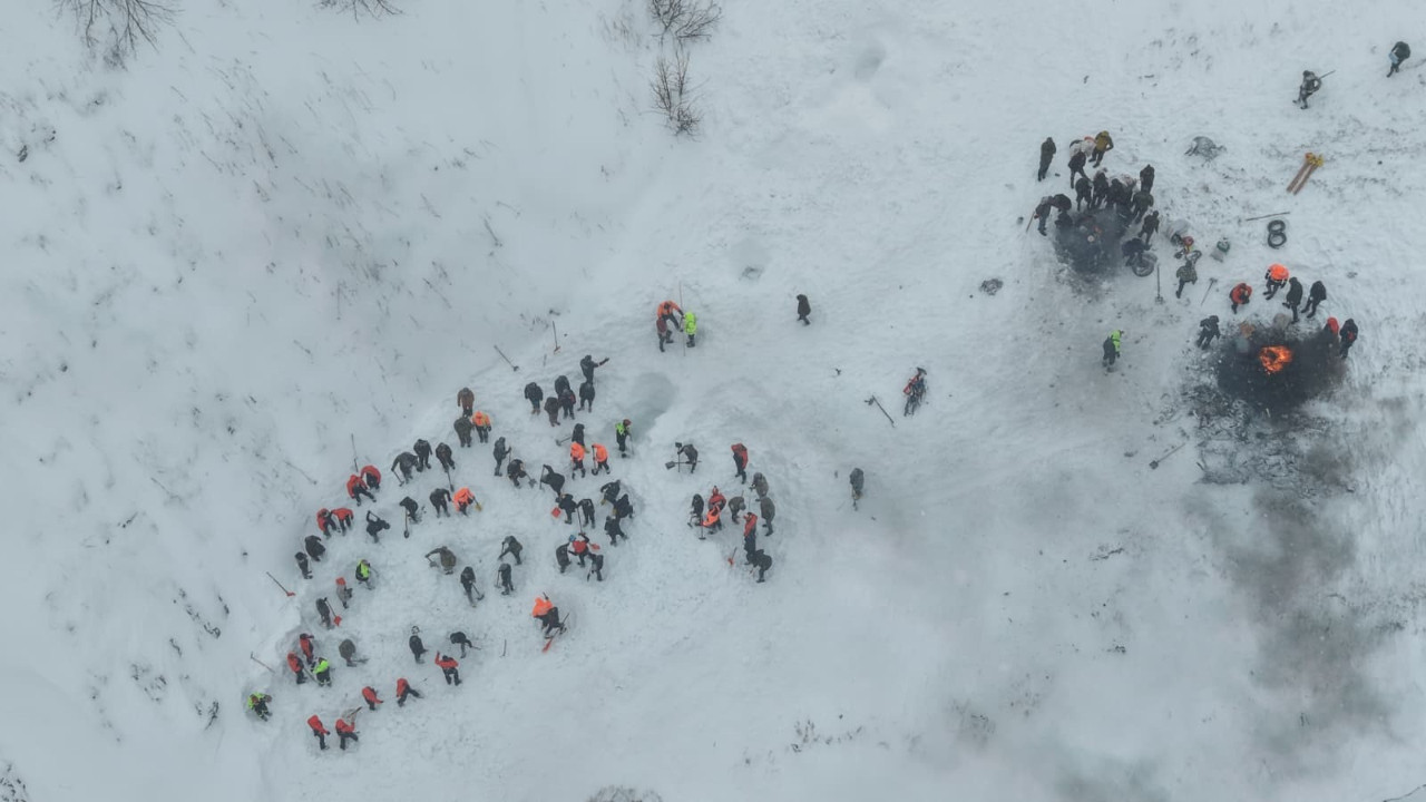 Artvin'den bir acı haber daha! 3 çobandan birinin daha cansız bedenine ulaşıldı, biri hala karlar altında