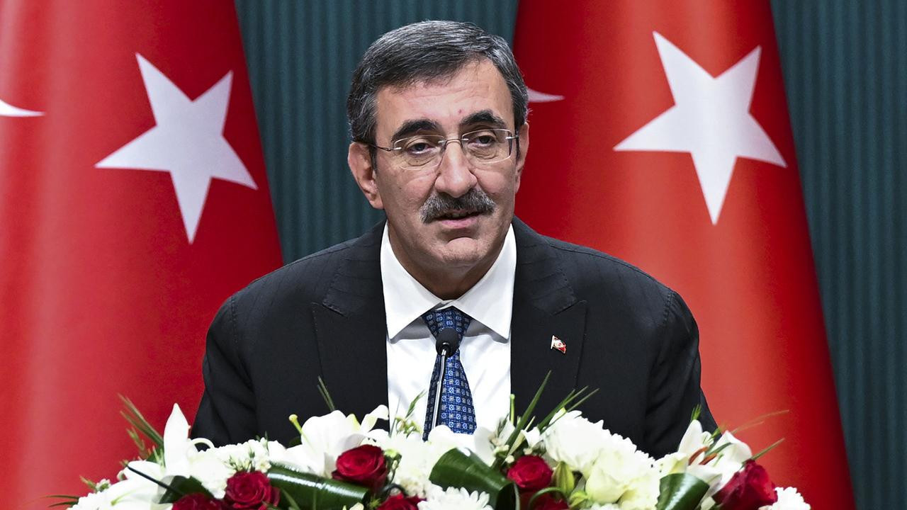 Cevdet Yılmaz: Mazlumlara İstanbul'dan yüz binlerce selam