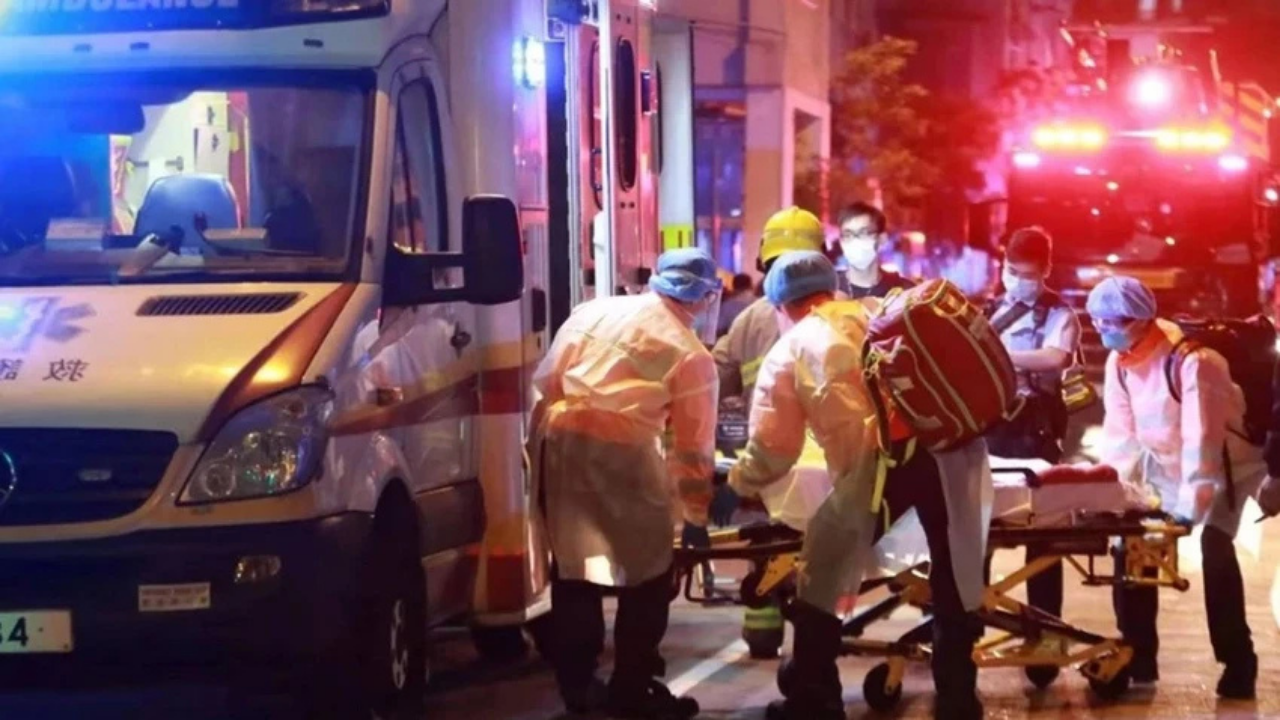Hong Kong'da yangın felaketi: 1 ölü, 8 yaralı
