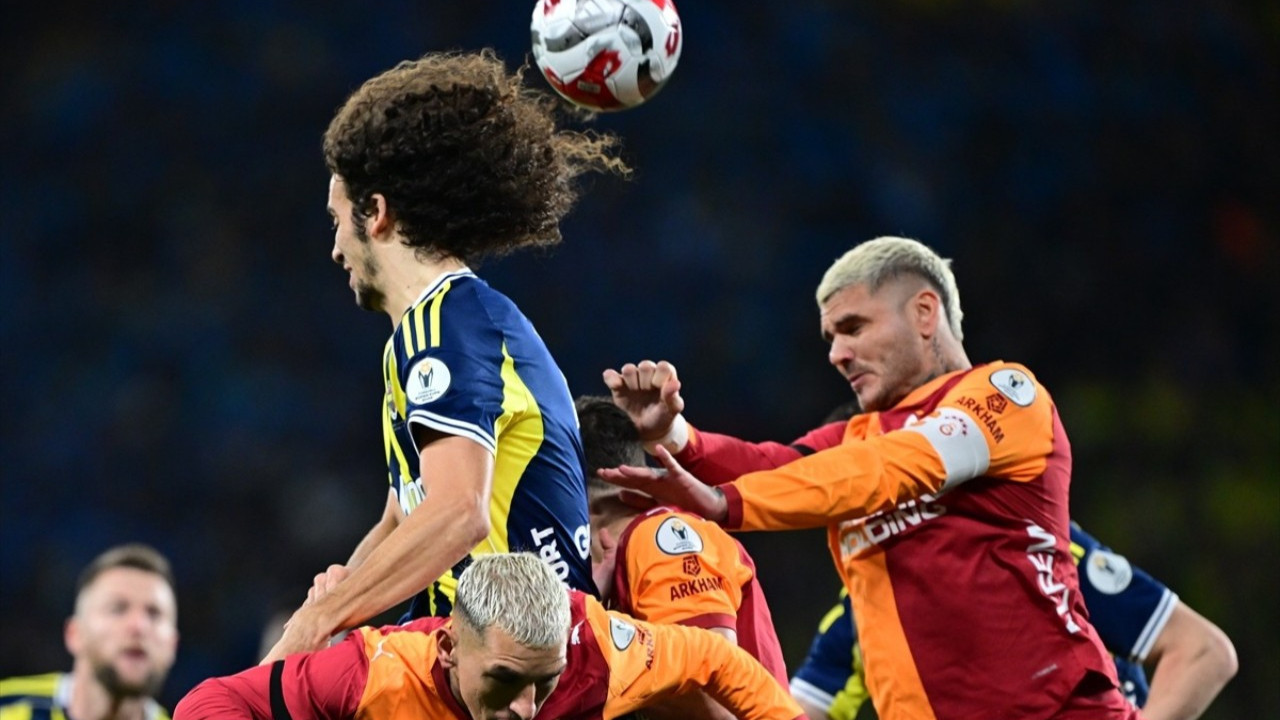 Turkcell Süper Kupa finalinde derbi heyecanı: Galatasaray 0- 2 Fenerbahçe