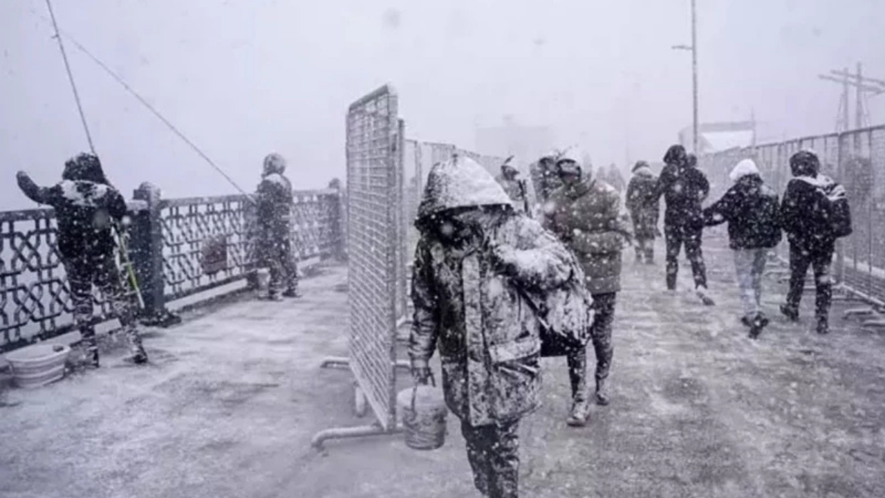 İstanbul'da kar yağışı başladı!
