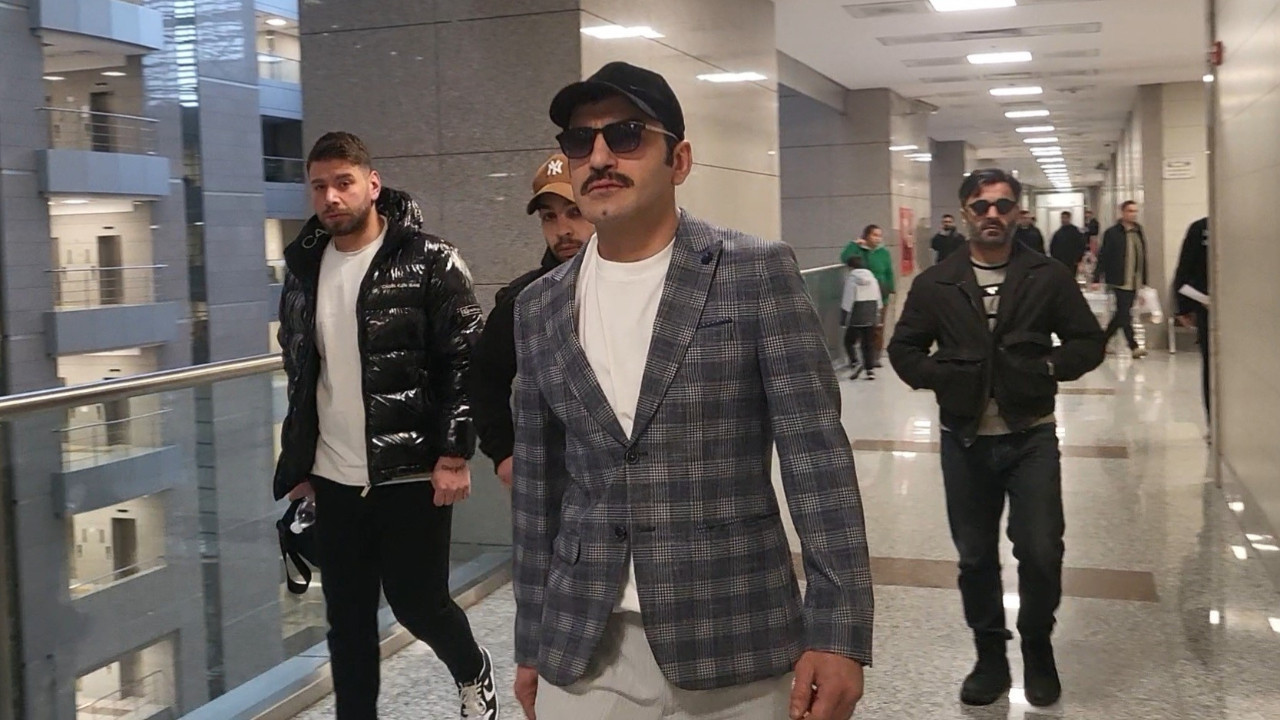 Ufuk Bayraktar kendini gözyaşları içinde savundu: Ben sadece Beyoğlu'ndaki gençlere yardımcı olmaya çalışırım