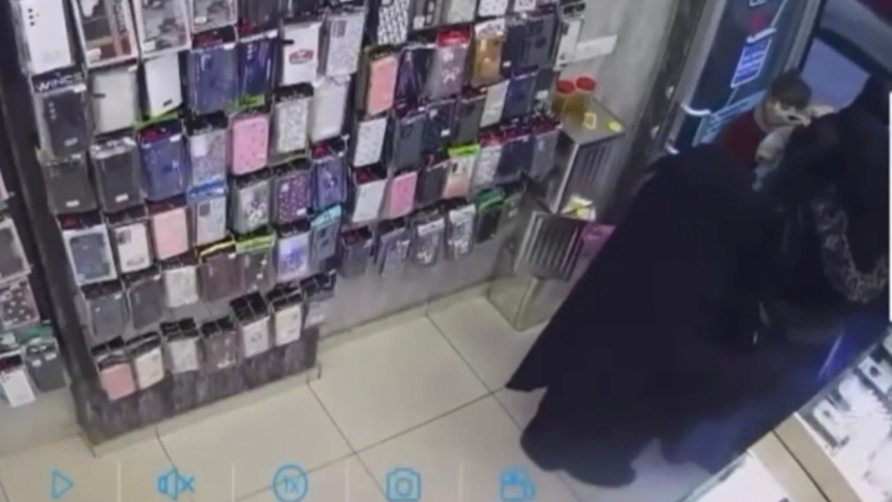 Altınları bozduran kadın yankesiciler tarafından soyuldu