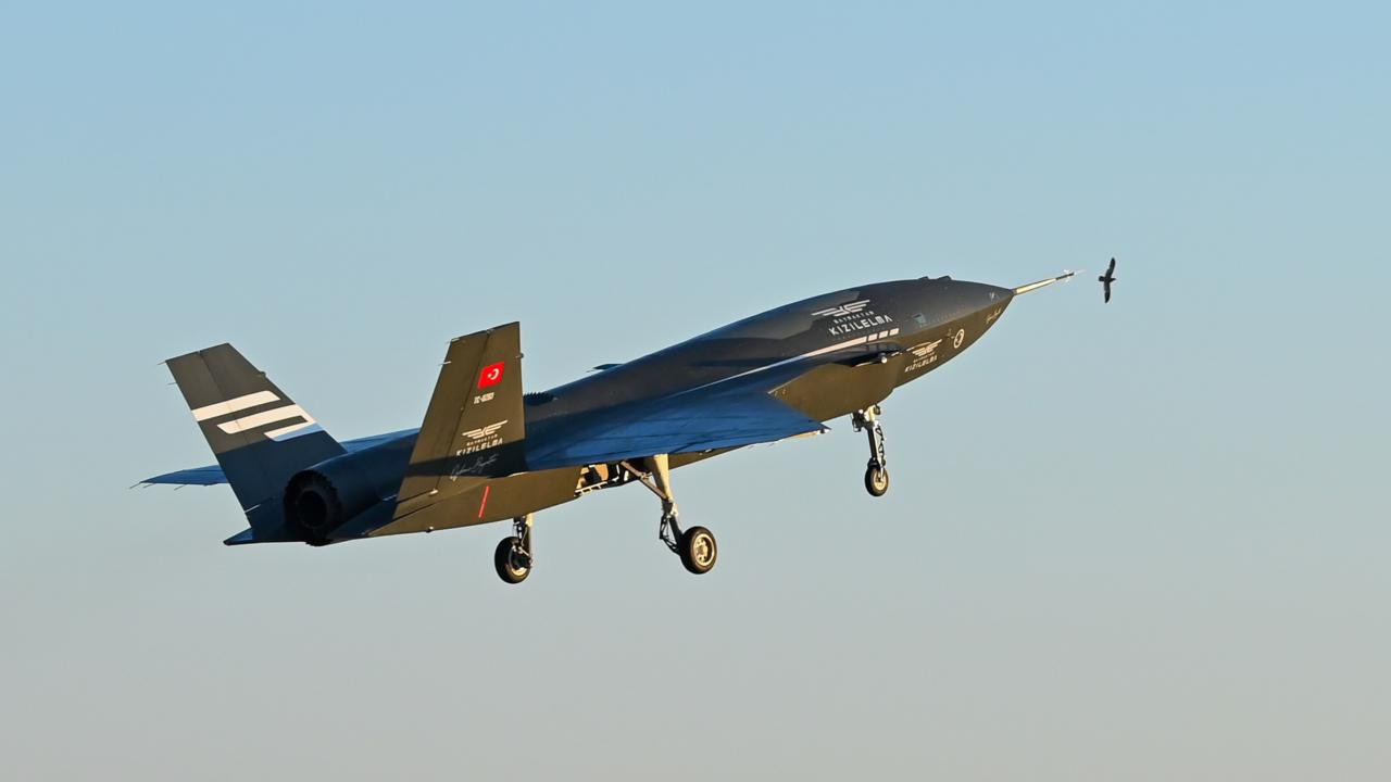 KIZILELMA gökyüzünde sınırları zorluyor! Kritik test geçildi, ses duvarına bir adım kaldı