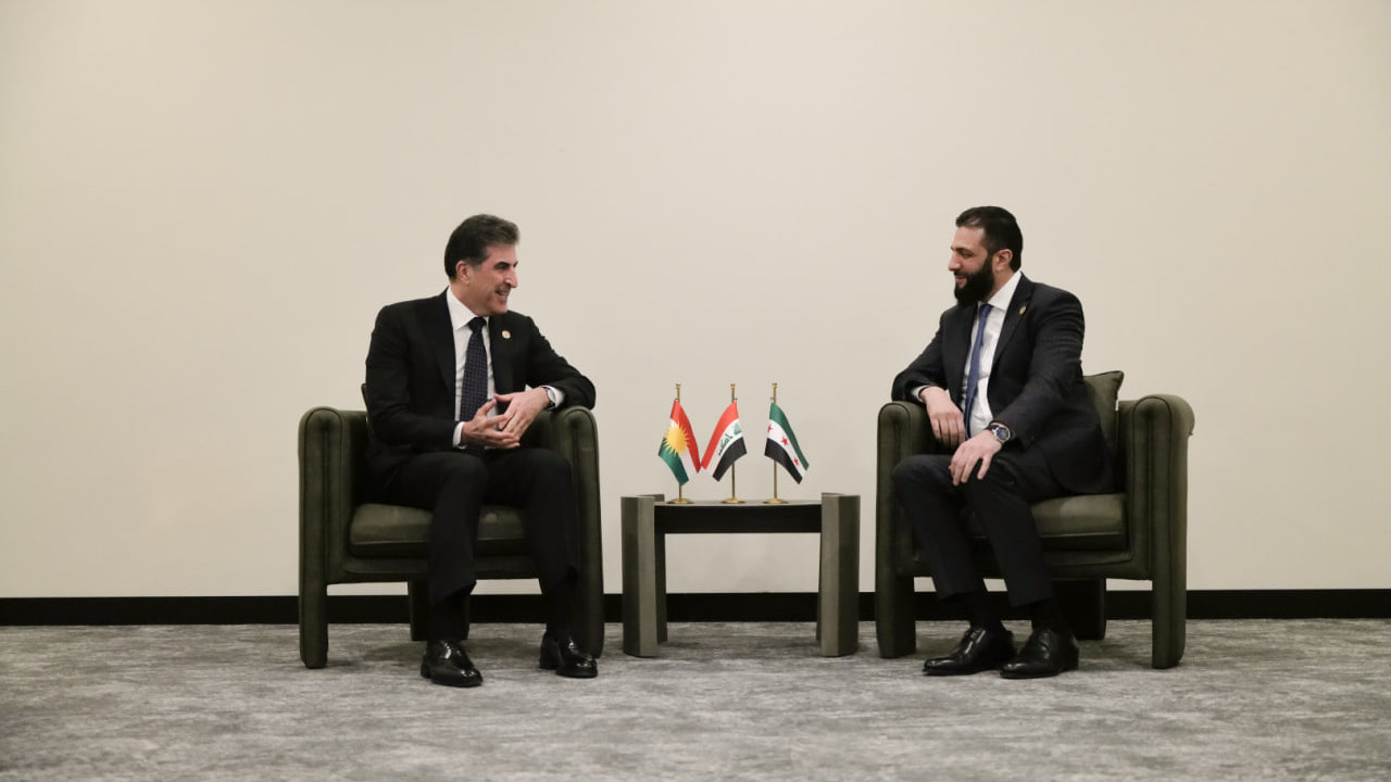 IKBY Başkanı Barzani, Şara'nın Kürtlerle ilgili kararnamesini memnuniyetle karşıladı