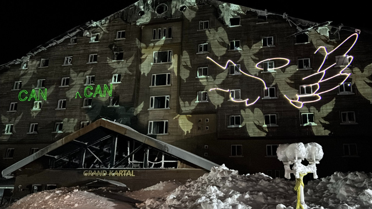 Kartalkaya yangın faciasının yıldönümünde acılı aileler 78 can için gökyüzüne fener bıraktı