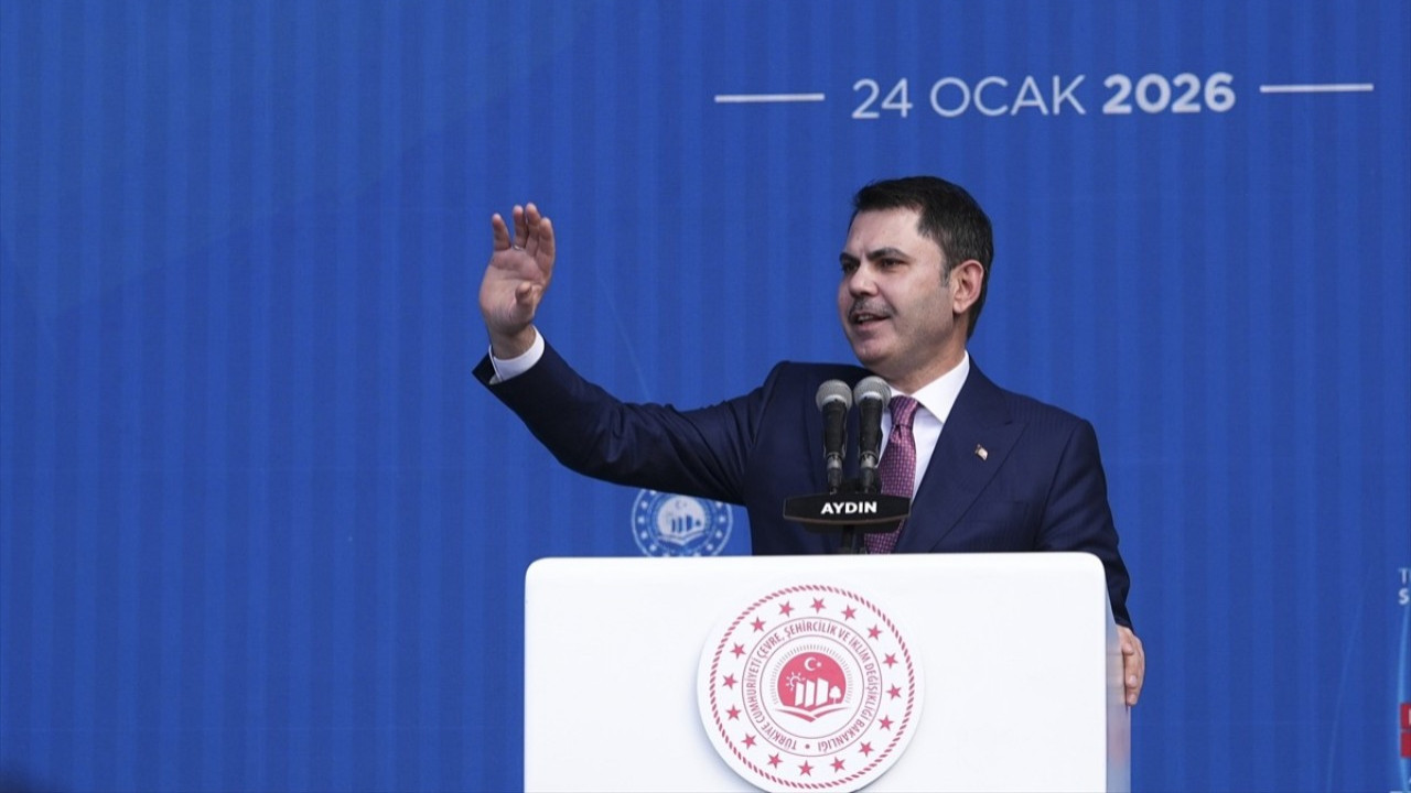 Bakan Kurum’dan Özgür Özel’e: Rüyanda bile göremeyeceğin eserleri biz üretiyoruz diye aklın çıkıyor