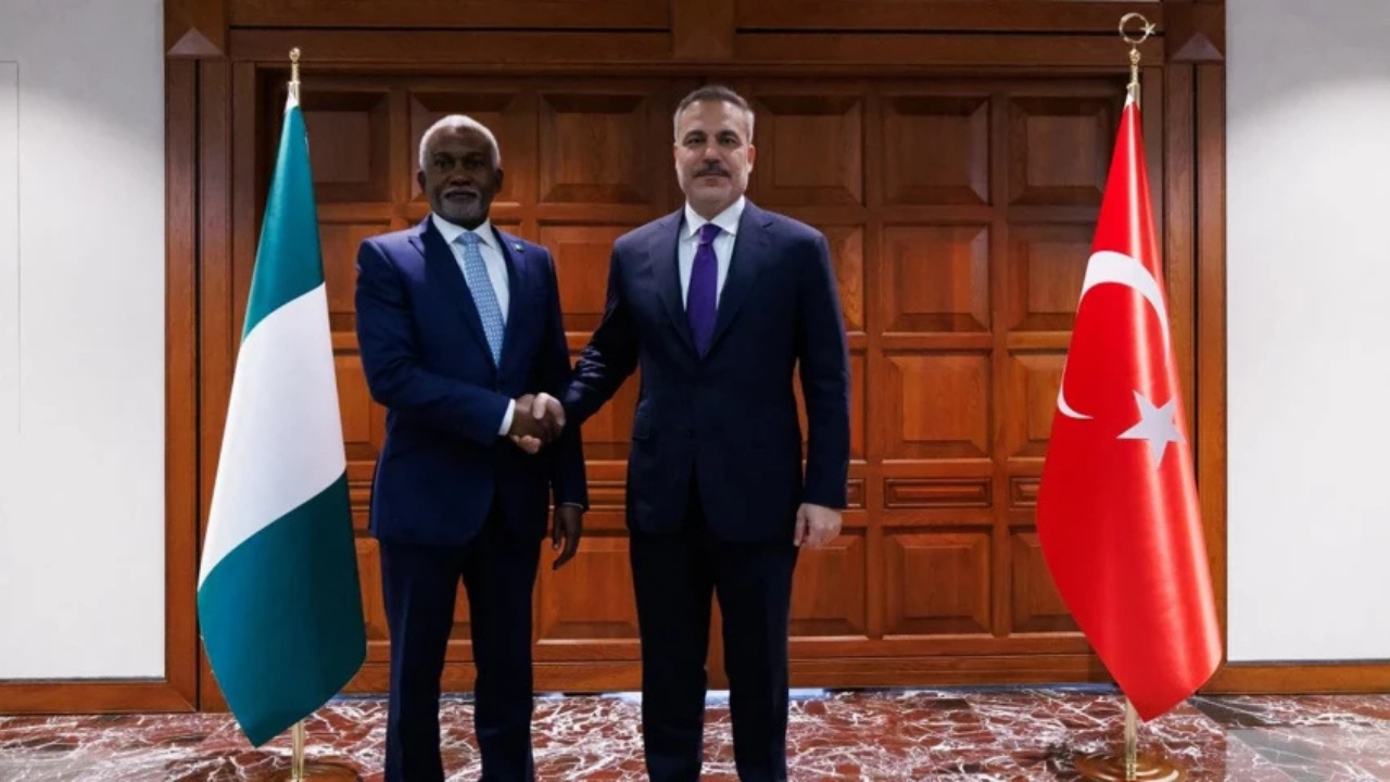 Dışişleri Bakanı Fidan Nijeryalı mevkidaşı ile görüştü