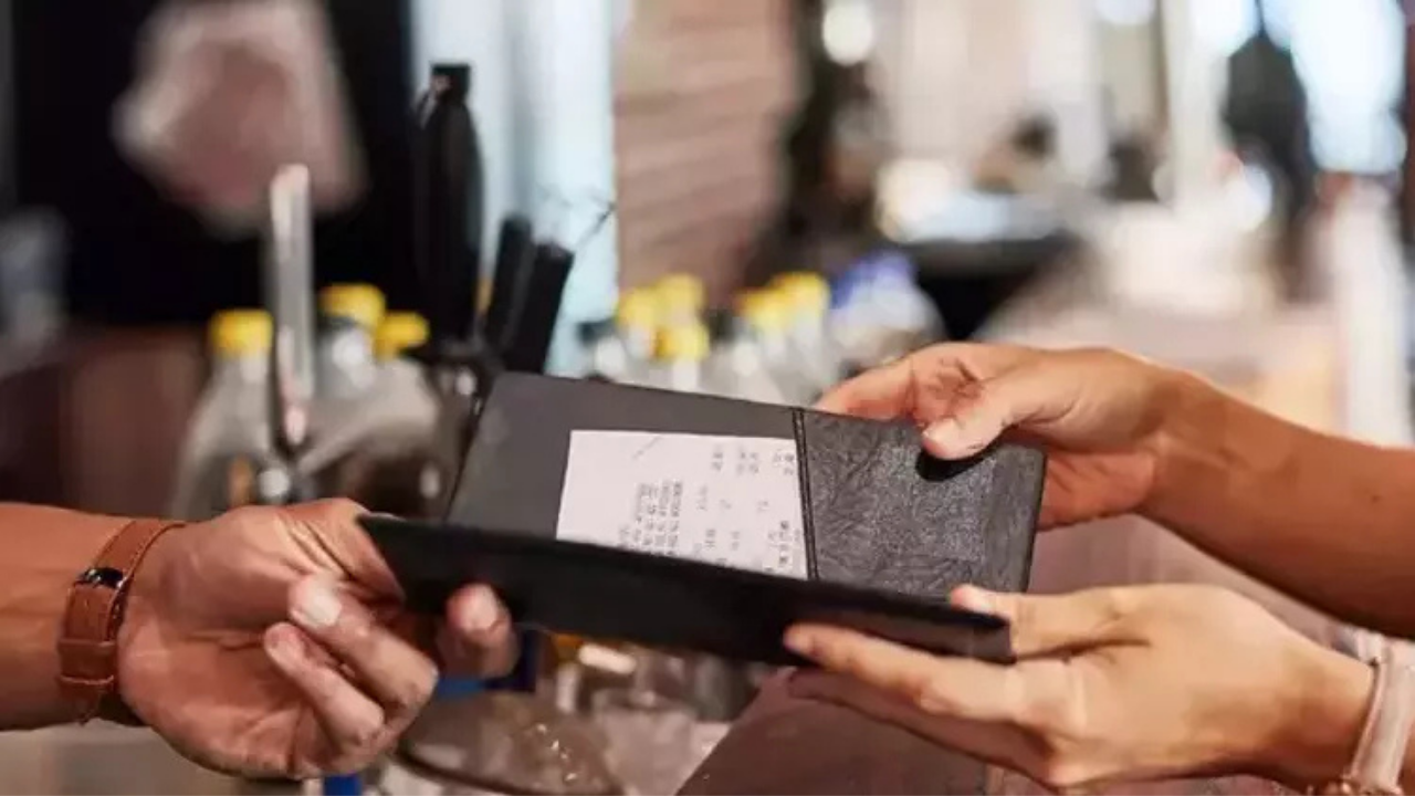 Lokanta ve Kafelerde Servis, Kuver ve Masa Ücreti Yasaklandı