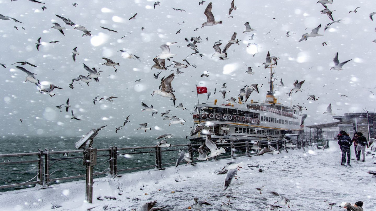 İstanbul'da okullar açılıyor kar yağışı başlıyor! 5 ilçe için uyarı
