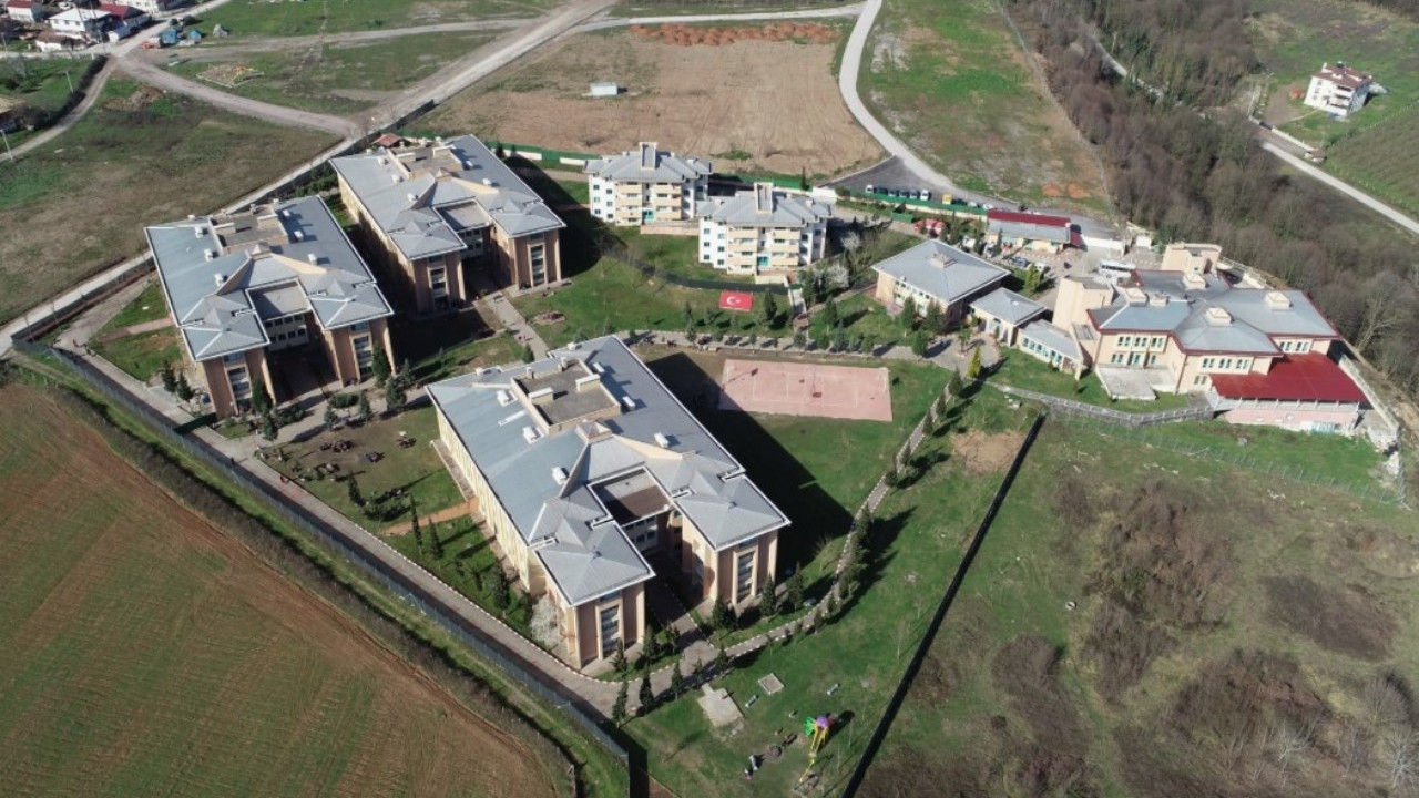 Hendek Kadın Açık Ceza İnfaz Kurumu'nda yangın: 11 hükümlü hafif yaralı