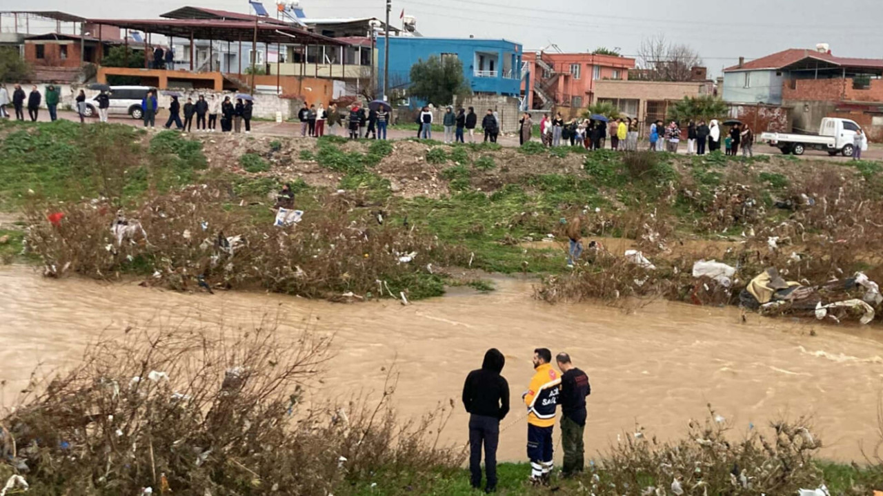 İzmir’de dereye düşen çocuk için arama çalışması başlatıldı