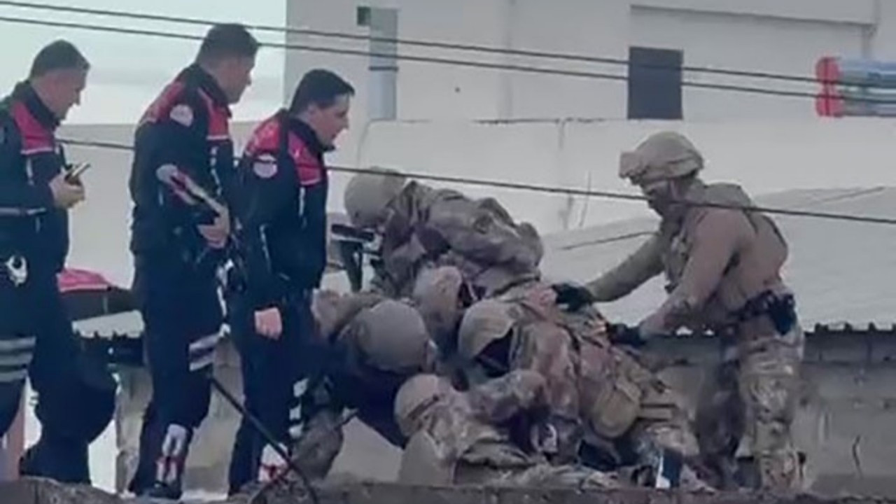 Kız kardeşi hakkındaki dedikoduları duyan şahıs iş yerini basıp 4 kişiyi vurdu! PÖH devreye girdi