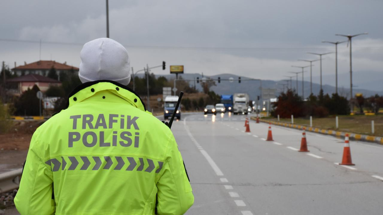 Trafikte sert dönem resmen başladı! Cezalar 46 bin TL’ye dayandı, kaçana hapis yolu