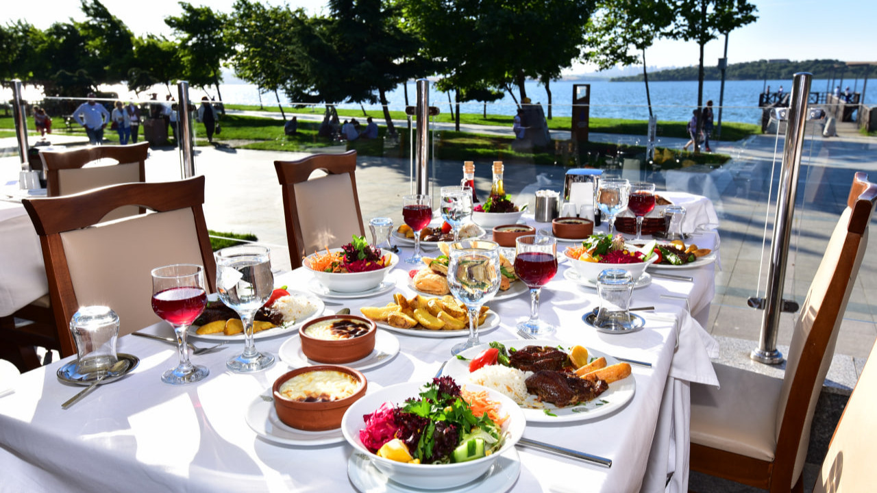 İBB Meclisinde iftar menülerine yüzde 27,27'ye varan oranda zam yapıldı