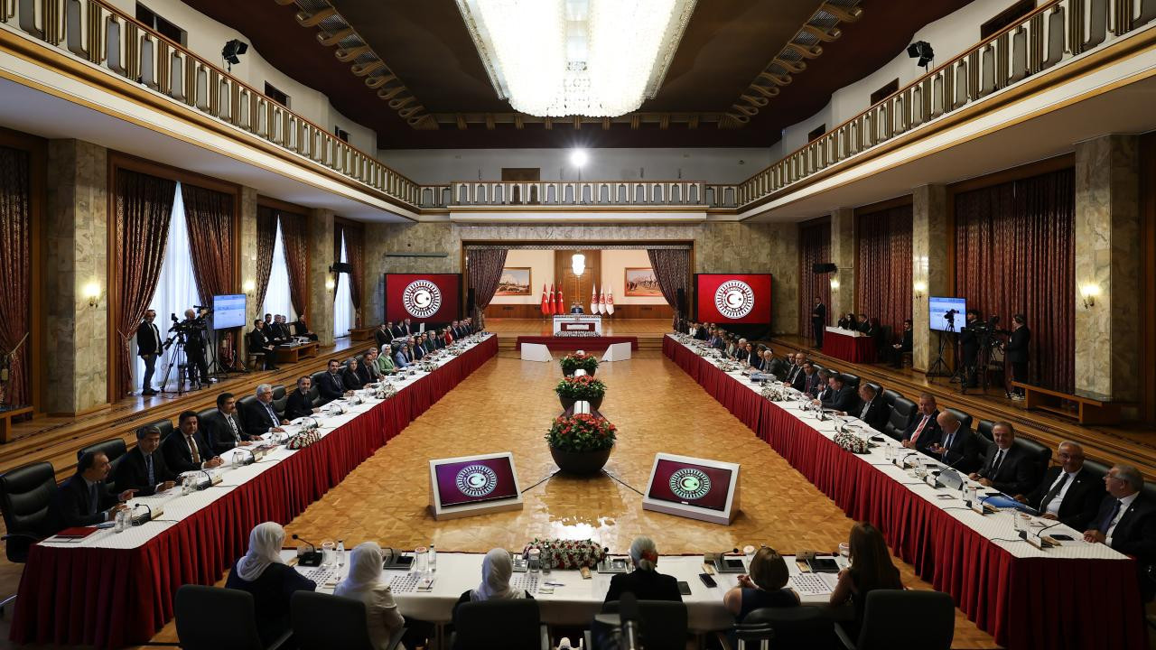 “Terörsüz Türkiye” yol haritası netleşiyor: TBMM komisyonu taslak raporu partilere sundu