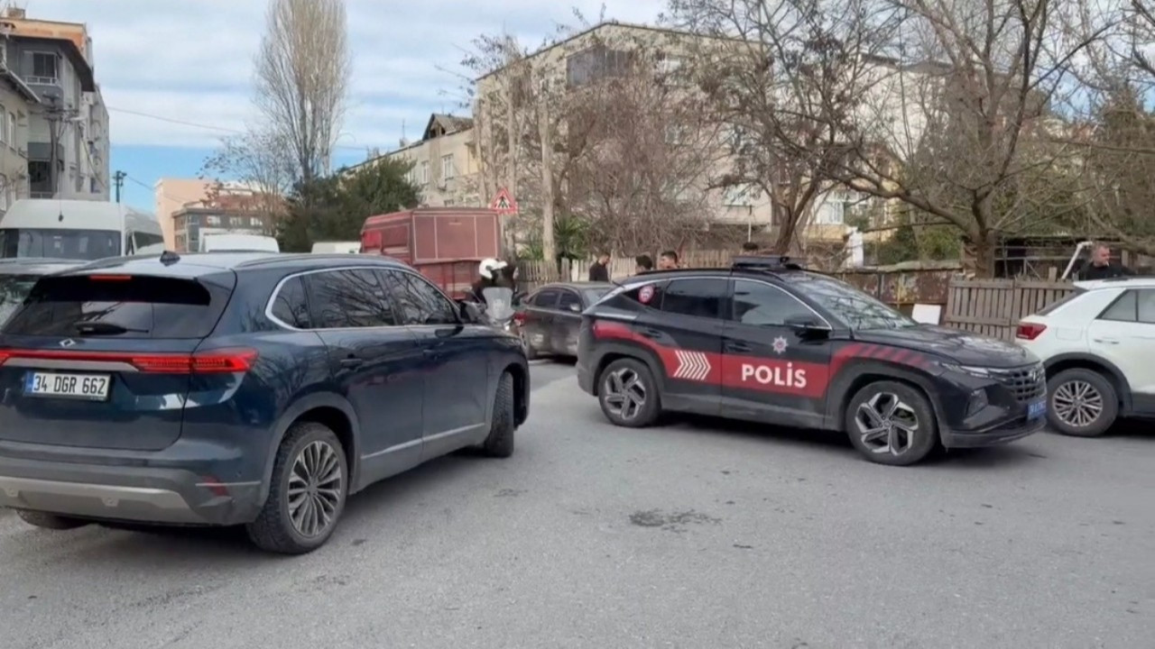 Küçükçekmece'de devriye atan polislere saldırı: 6 yaralı