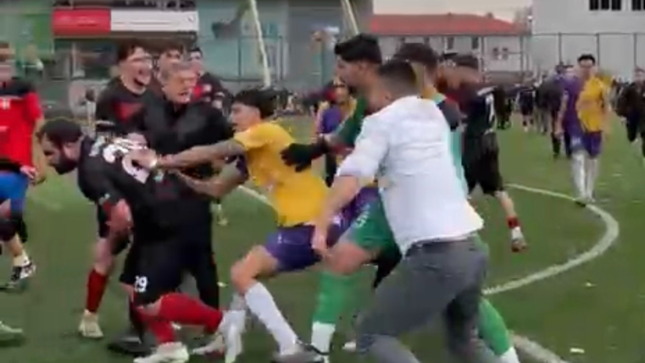 Amatör kulüpte kavga: Tekmeler havada uçuştu