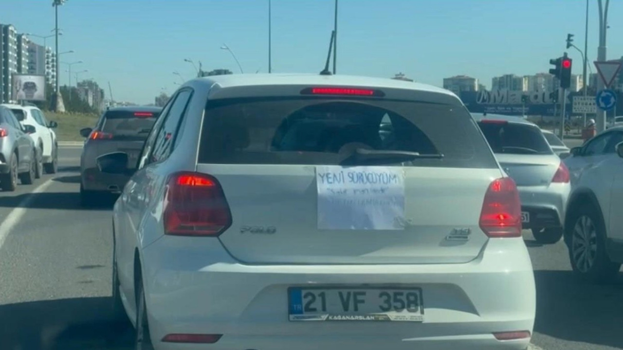 Ehliyetini yeni alan kadın sürücü trafiğe bakın nasıl çıktı