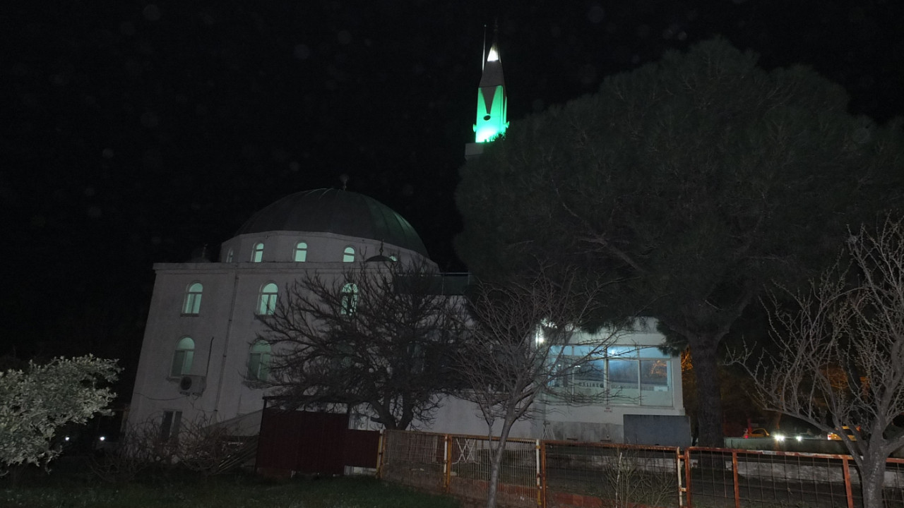 Balıkesir'de 3 dakika erken okunan ezan kafaları karıştırdı