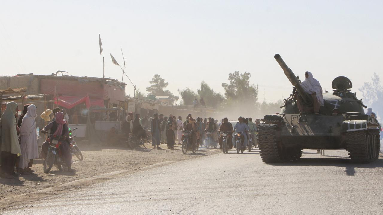 Durand Hattı’nda savaş çanları! Pakistan ve Afganistan karşılıklı vurdu: “Artık açık savaş var”