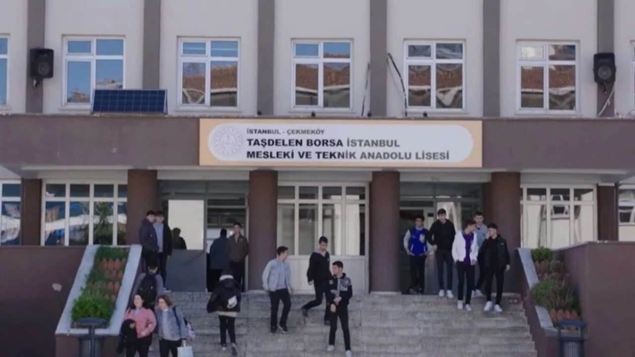 Çekmeköy'de okulda dehşet: Öğrenci, 2 öğretmenini ve bir arkadaşını bıçakladı