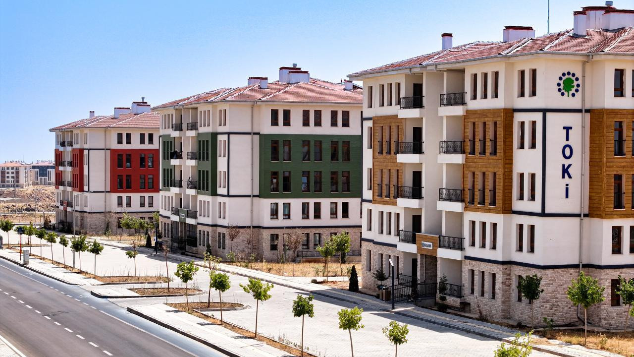 500 bin sosyal konut projesinde büyük gün: İzmir ve Hatay’da kura heyecanı