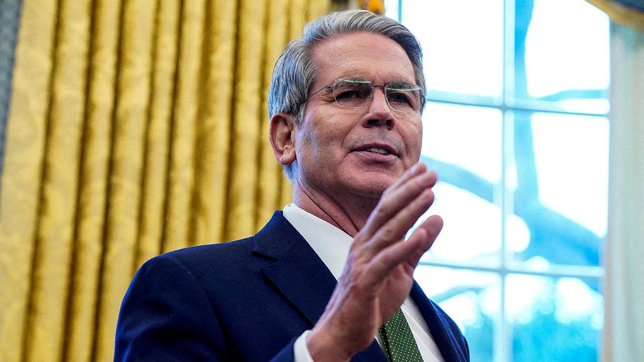 ABD Hazine Bakanı Bessent, İran'a saldırılar için "yeterli kaynağa" sahip olduklarını savundu