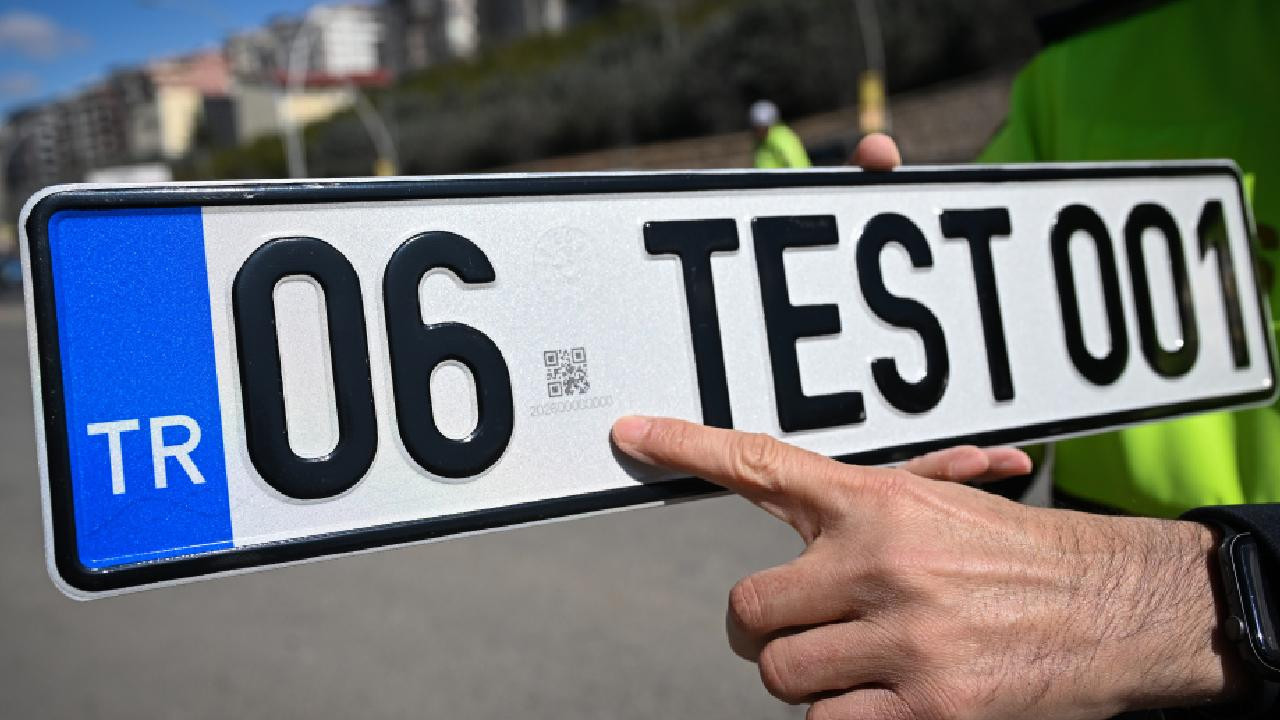 Trafikte standart dışı plaka ve donanımlar için tanınan süre yarın sona eriyor