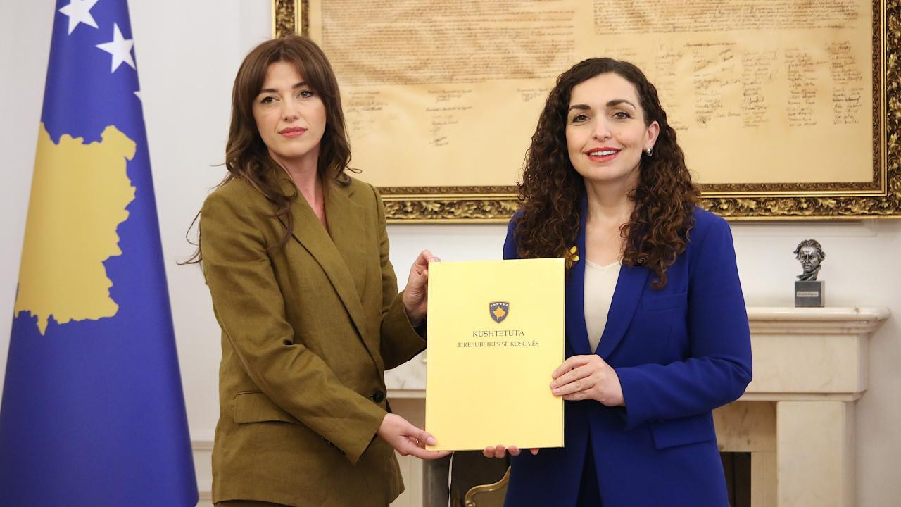 Görev süresi sona eren Kosova Cumhurbaşkanı Osmani yetkilerini Meclis Başkanına devretti